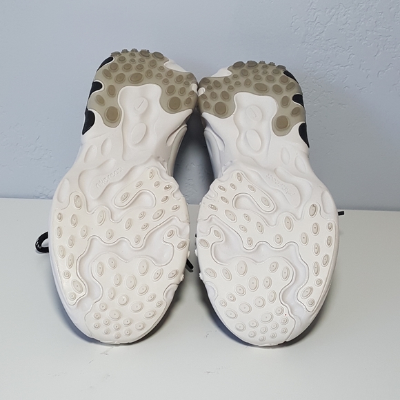 Nike Presto React Black and Red Size 4 Youth - Picture 6 of 7